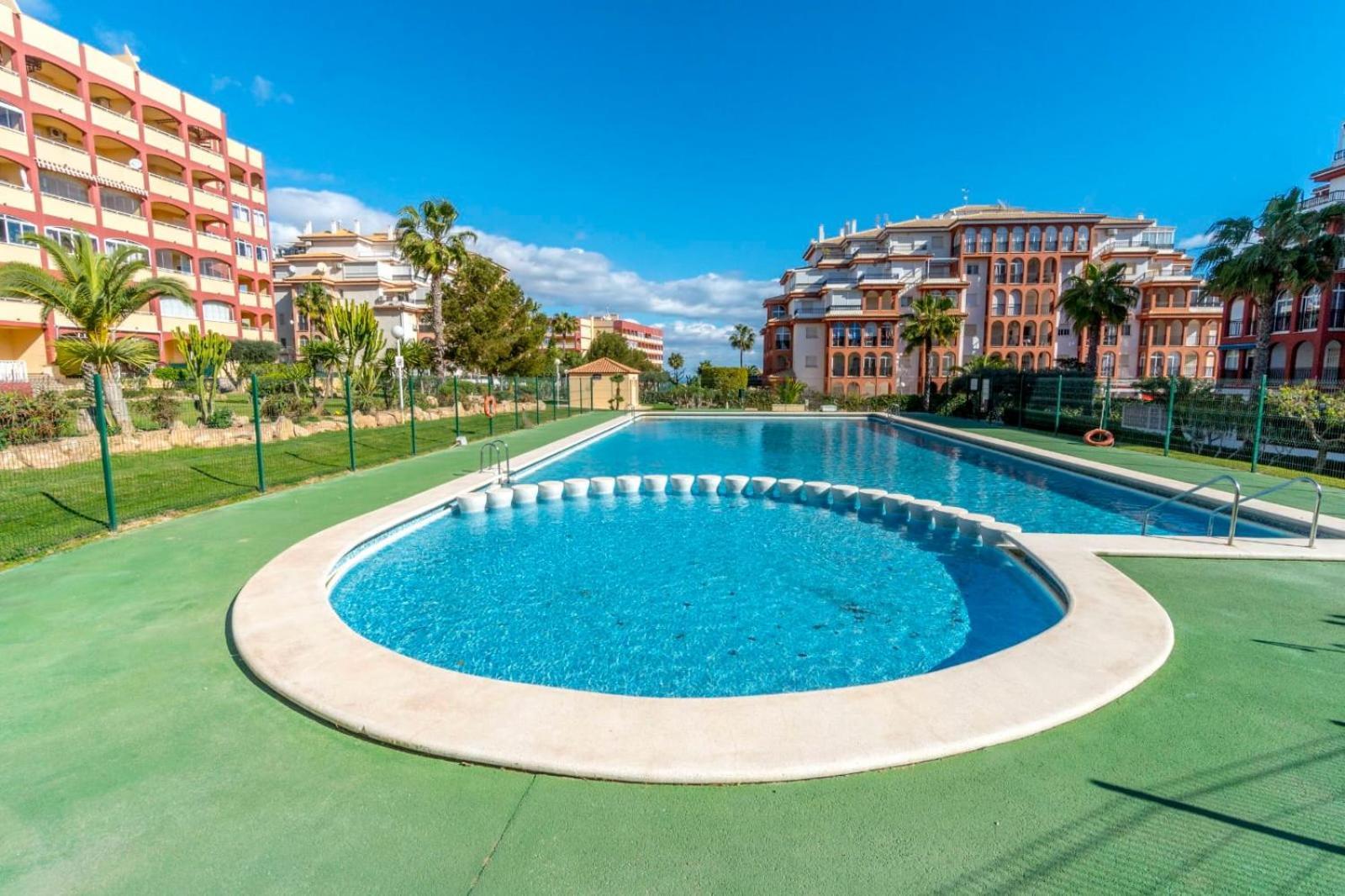Nice Modern 2 Bed Apartment In Torrievieja 托雷维耶哈 外观 照片